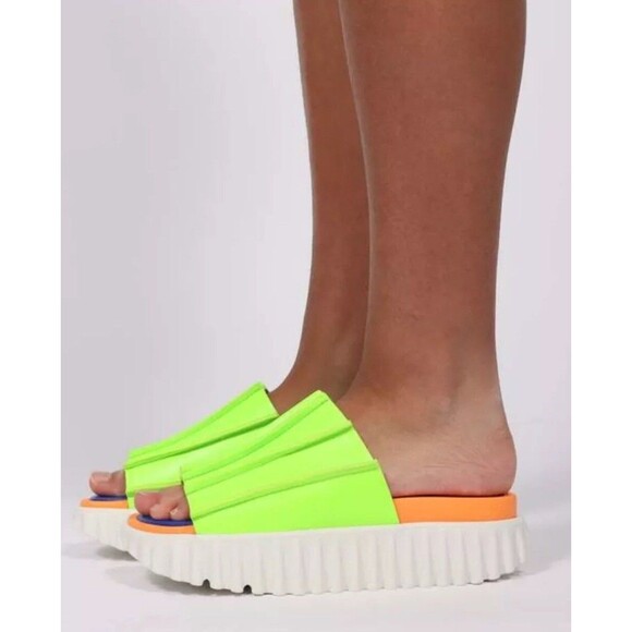 Free People Shoes - 4ccccees Free People Sandals Pleats Thank You Slides Green Platform 38 US 7 NWOB